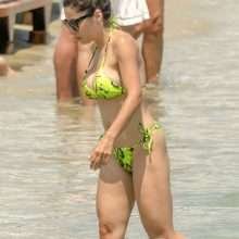 Milica Krstic en bikini à Mykonos
