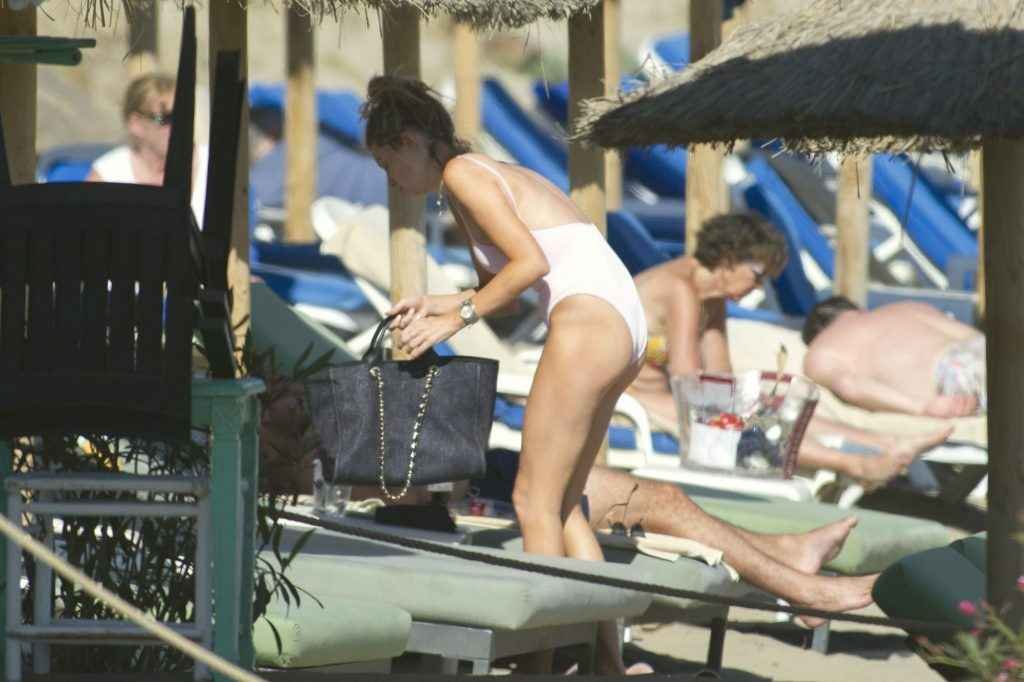 Olivia Attwood en maillot de bain à Marbella