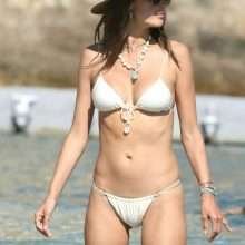 Alessandra Ambrosio : bikini et maillot de bain à Mykonos