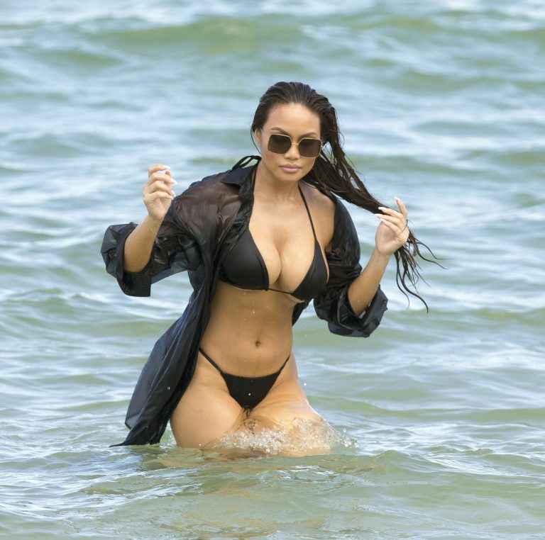 Daphne Joy en bikini à Miami