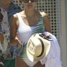 Eva Longoria en maillot de bain à Marbella