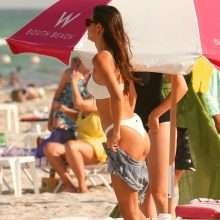 Kelsey Merritt en bikini à Miami Beach