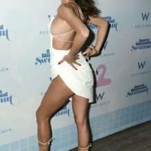 Kelsey Merritt sexy au Sports Illustrated Swimsuit Fashion Show