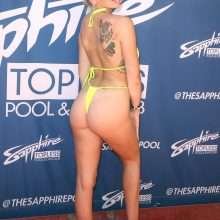Kendra Sundeland en bikini à Las Vegas