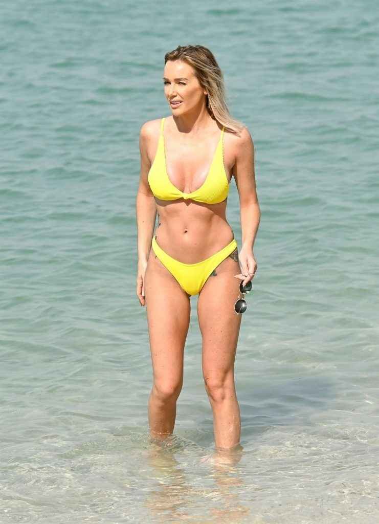 Laura Anderson en bikini à Dubaï