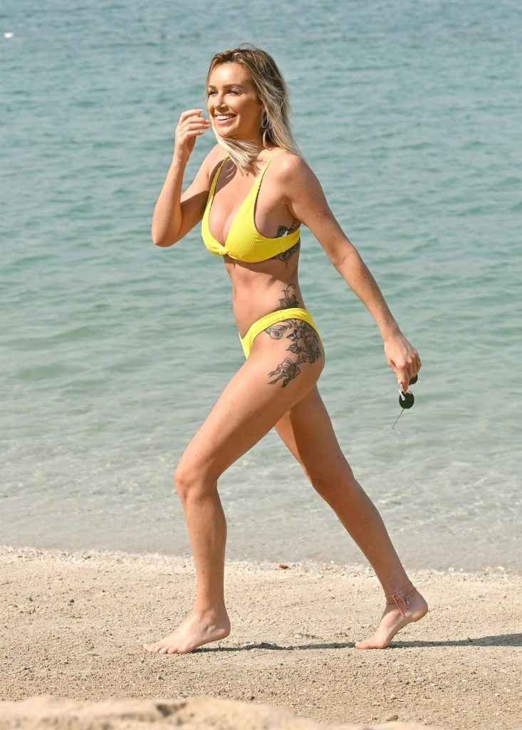 Laura Anderson en bikini à Dubaï