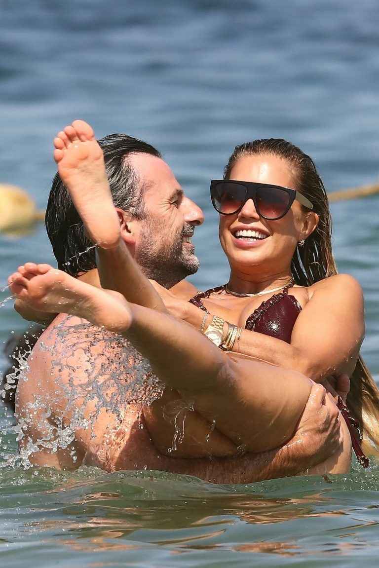Sylvie Meis en bikini à Saint-Tropez