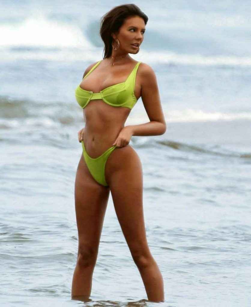 Zita Vass en bikini à Malibu