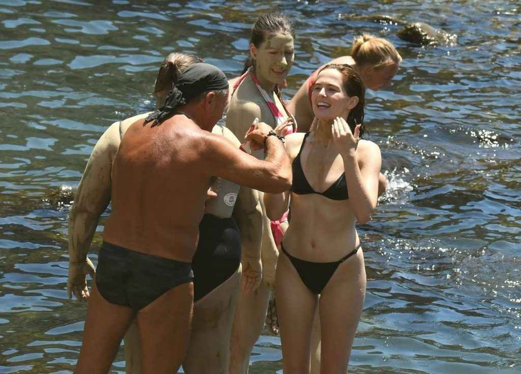 Zoey Deutch en bikini à Ischia