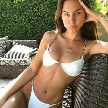 Brit Manuela sexy en bikini