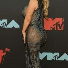 Coco Austin exhibe ses gros seins, ses fesses et sa petite culotte aux MTV VMA