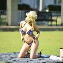 Courtney Stodden prend la pose en bikini
