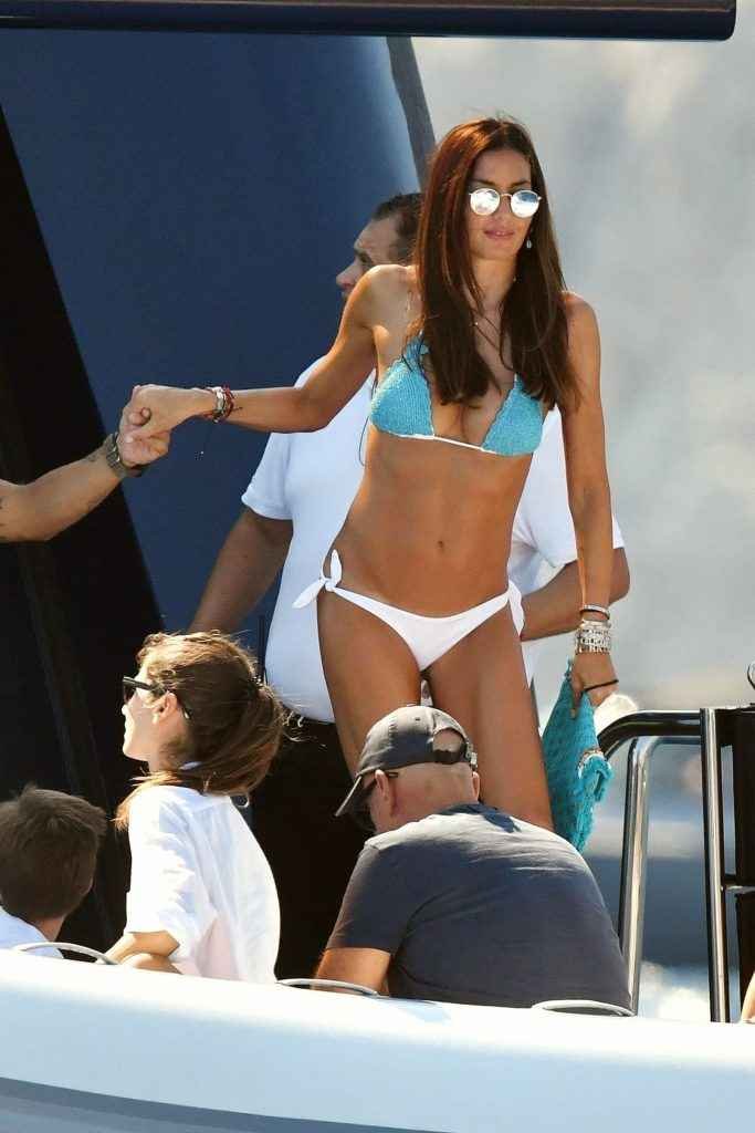 Elisabetta Gregoraci en bikini à Capri