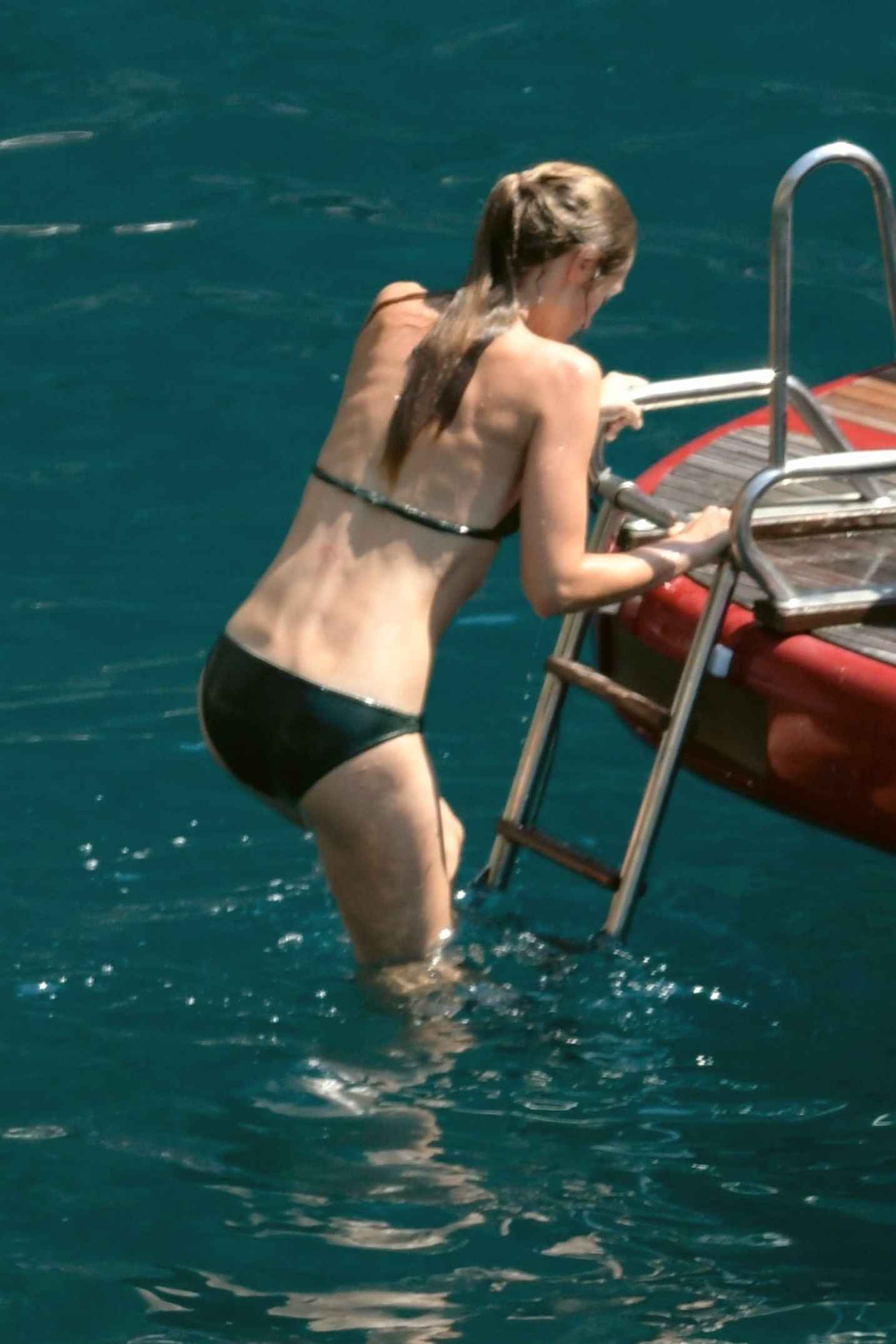Hannah Bagshawe en bikini à Positano