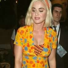 Katy Perry dans une robe sexy à Londres