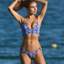 Kimberley Garner en bikini à Saint-Tropez
