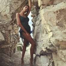 Madalina Ghenea en bikini à Sestri Levante