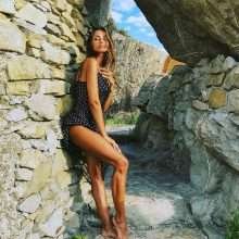 Madalina Ghenea en bikini à Sestri Levante