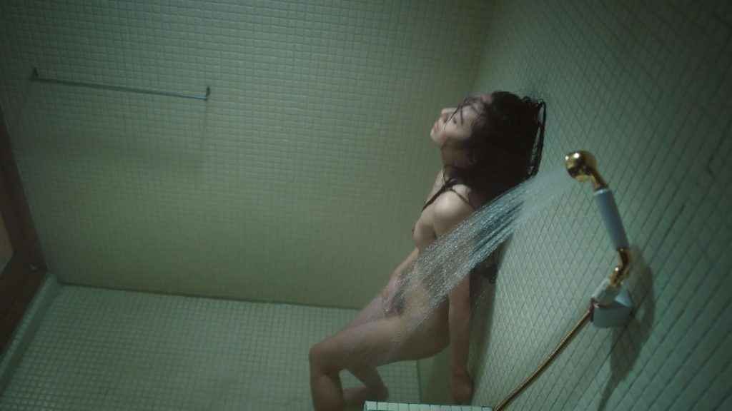 Misato Morita nue
