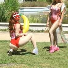 Phoebe Price et Marcela iglesias s'amusent en maillot de bain