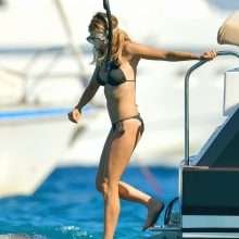 Sienna Miller en bikini à Saint-Tropez