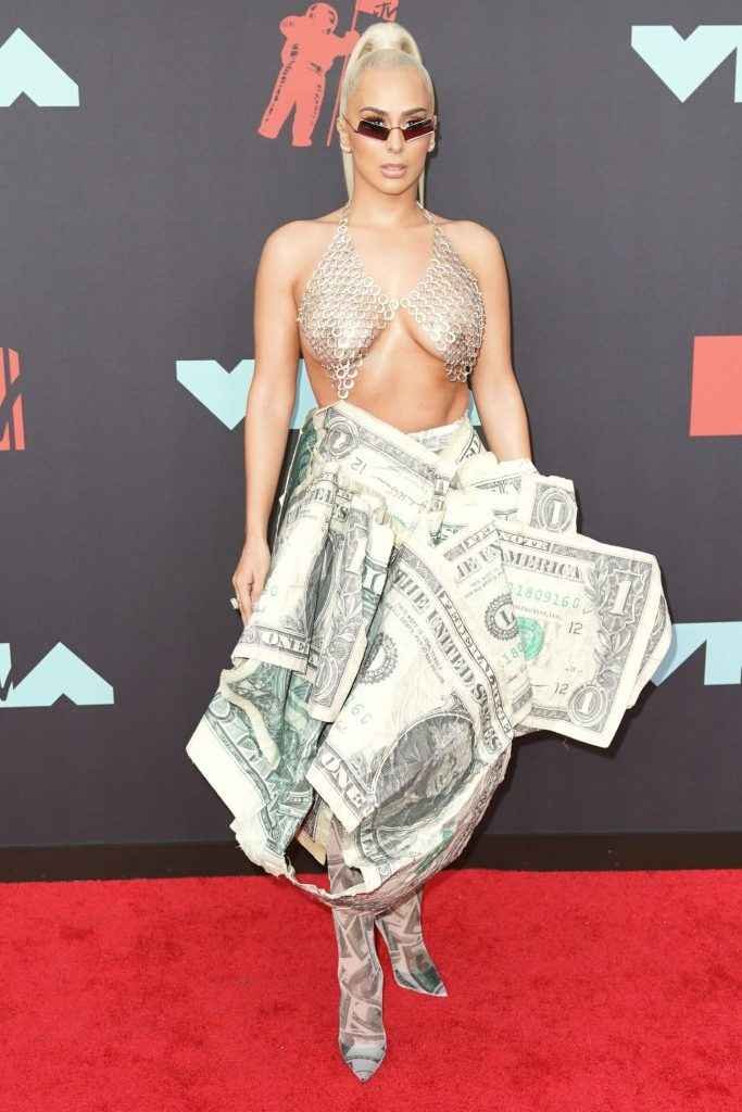 Veronica Vega seins nus aux MTV VMA, la suite