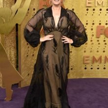 On voit les seins d'Amy Adams aux Emmy Awards