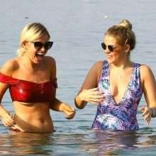 Amy Hart en bikini à Ibiza