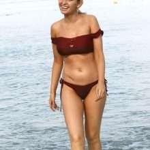 Amy Hart en bikini à Ibiza