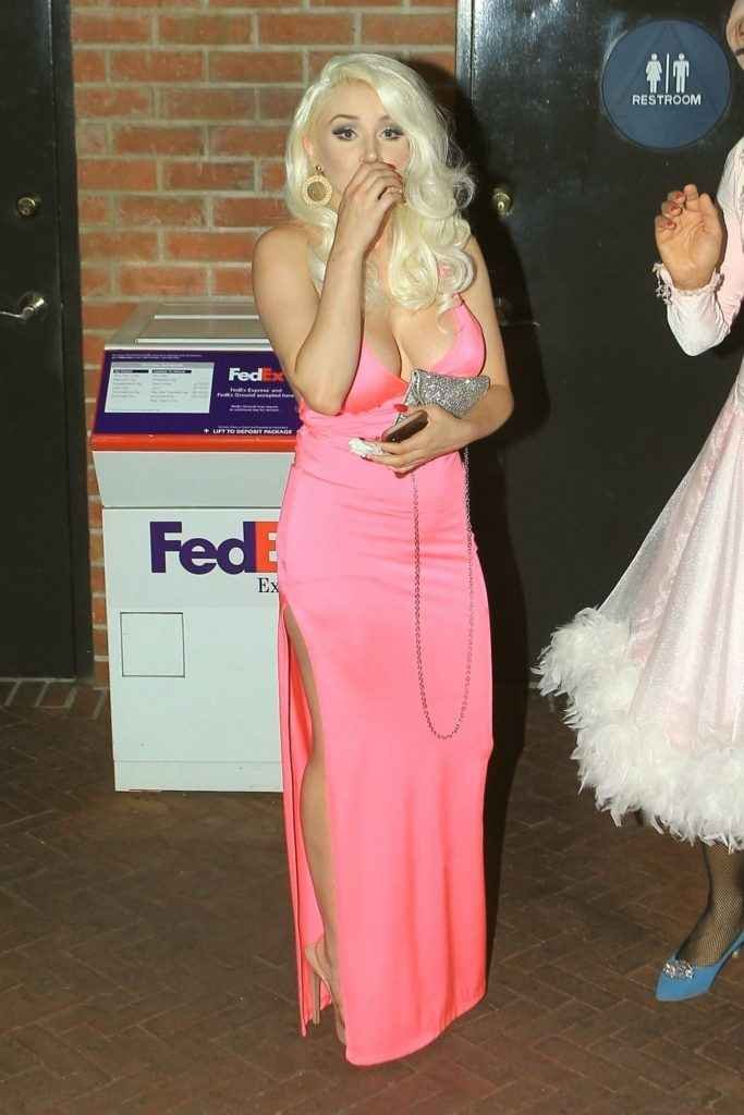 Courtney Stodden dans une robe sexy à Beverly Hills