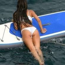 Isabel Pakzad en bikini sur l'Amalfi Coast