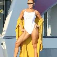 Jennifer Lopez en maillot de bain à Saint-Tropez