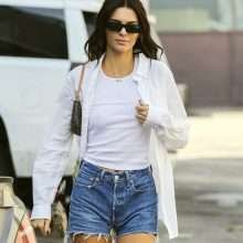 Kendall Jenner se balade sans soutien-gorge à Los Angeles