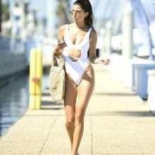 Nicole Williams en maillot de bain à Los Angeles