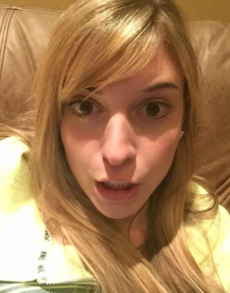 Taylor Mathis nue, les photos intimes