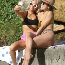 Ashley hart en bikini à Sydney