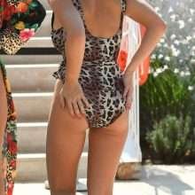 Billie Faiers en maillot de bain à Ibiza