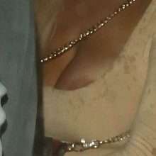 Oups, Chloe Ferry exhibe un sein nu à cause de sa tenue super moulante