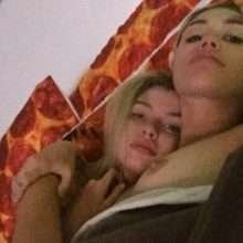 Miley Cyrus et Stella Maxwell nues, les photos intimes