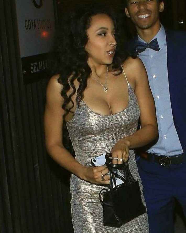Tinashe exhibe son décolleté à Hollywood