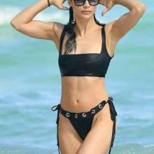 Cara Santana en bikini à Miami