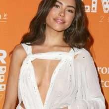 Madison Beer sexy dans une robe ouverte au Gala TrevorLive