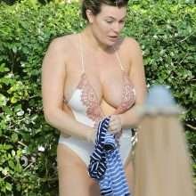 Samantha Hoopes en maillot de bain à Miami Beach