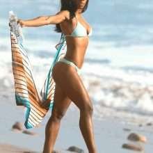 Adriana Nina en bikini pour 138 Water