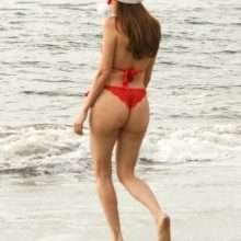 Blanca Blanco dans un petit bikini sexy pour Noël