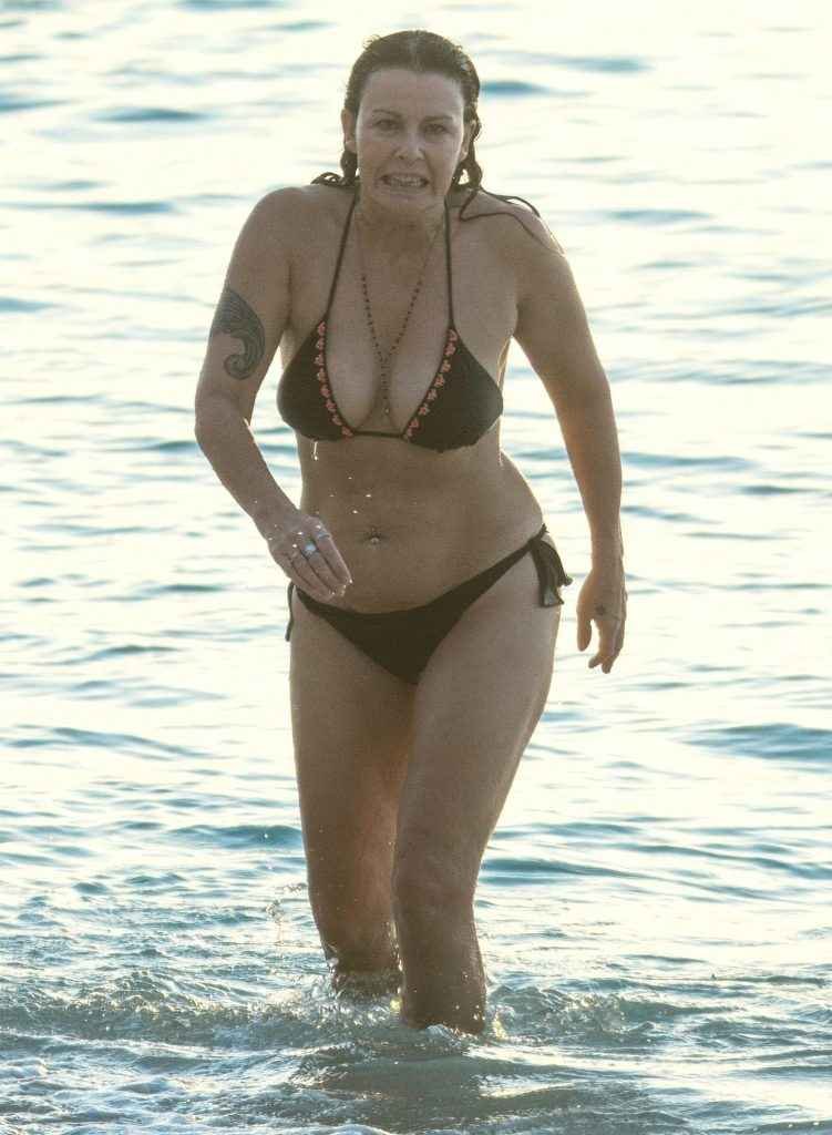 Julie Graham en bikini à La Barbade