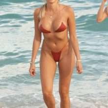Khloe Terae dans un mini bikini à Miami