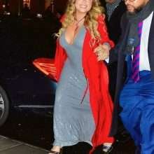 Mariah Carey exhibe son décolleté à New-York