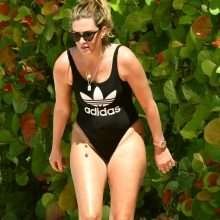 Rhea Durham en maillot de bain à La Barbade