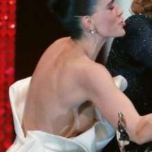 Oups ! Celia Freijeiro se retrouve seins nus aux Feroz Awards de Mardrid